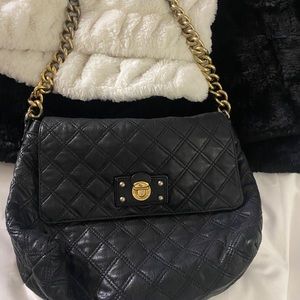 Marc Jacob guilted leather shoulders bag.
